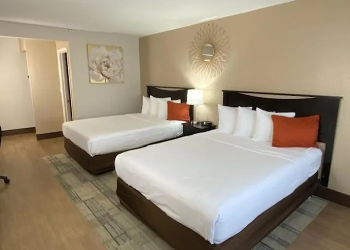 Stanford Inn & Suites Anaheim