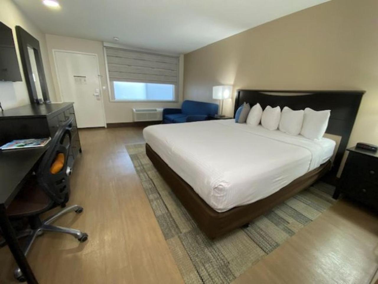 Hotel Stanford & 3*